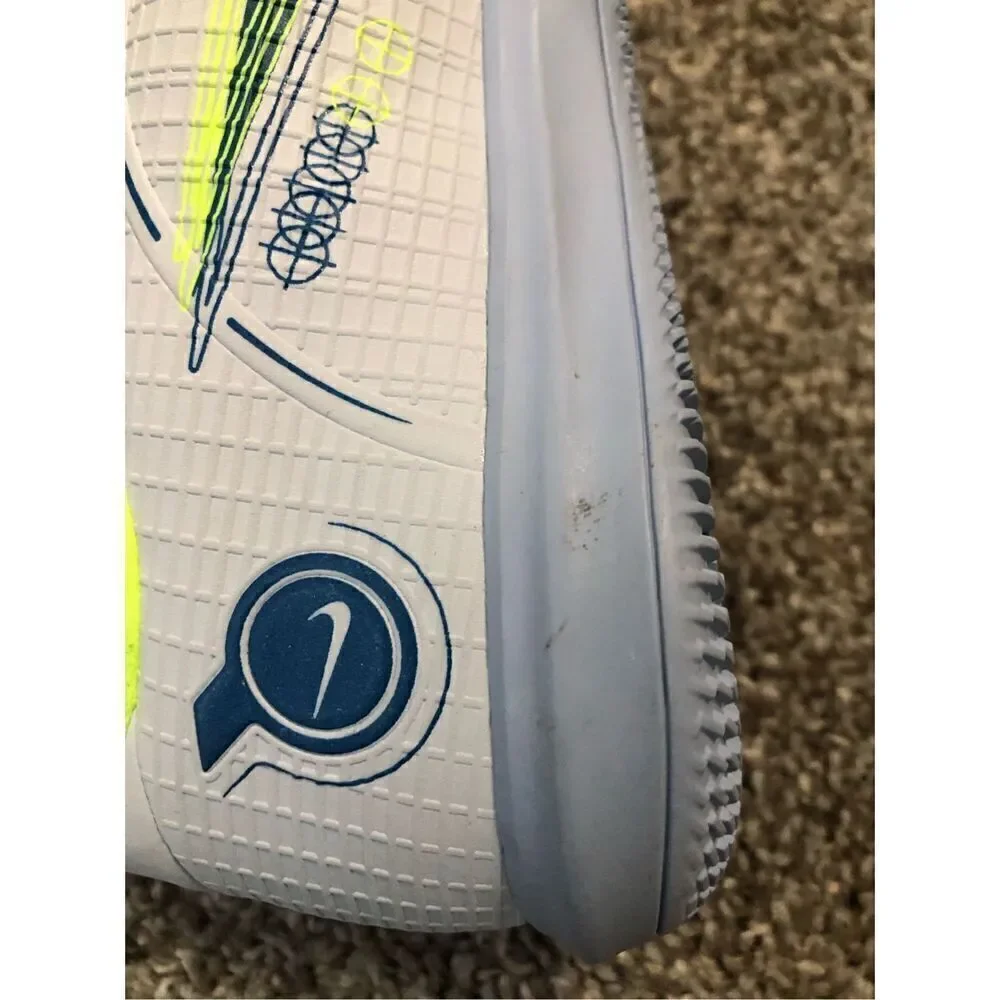 Nike Mercurial Vapor 14 Academy Jr IC Size 3.5